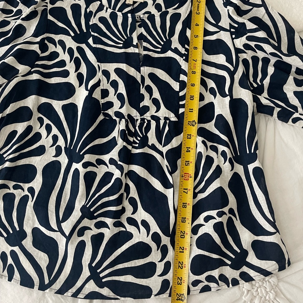 NWT. Christian Siriano Linen Blend Navy and Cream Patterned Women's Top, Sz L - Picture 9 of 11